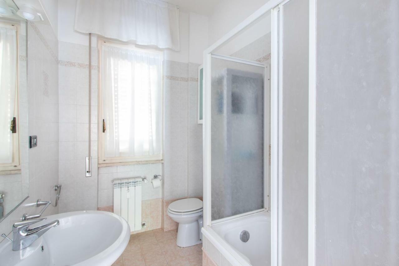 House Henry Vado Ligure Exterior foto